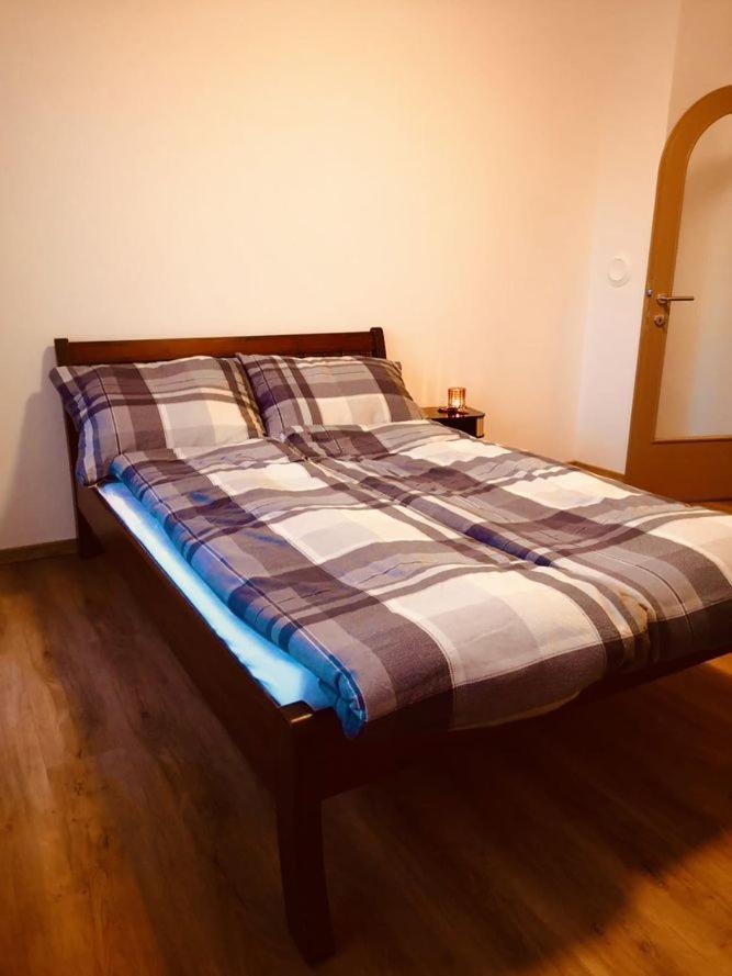 Thermenland-Traum Apartment Fuerstenfeld Esterno foto